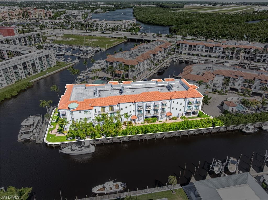 1540 5th Ave S 303d, Naples, FL 34102-43