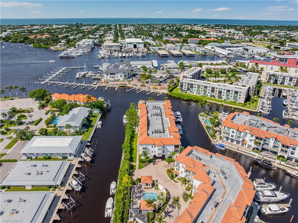1540 5th Ave S 303d, Naples, FL 34102-45