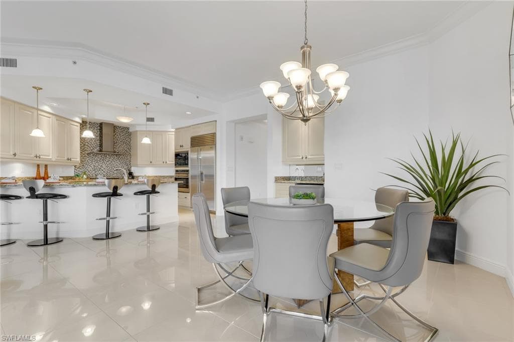 1540 5th Ave S 303d, Naples, FL 34102-3