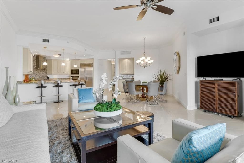 1540 5th Ave S 303d, Naples, FL 34102-4