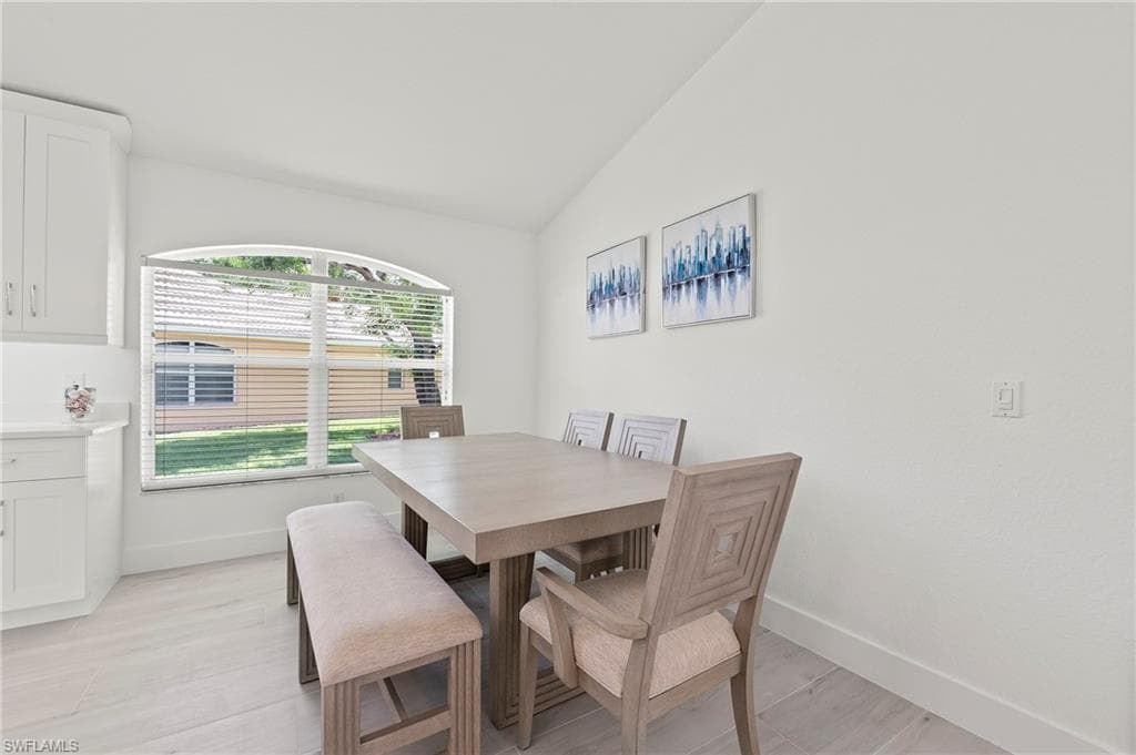 2050 Terrazzo Ln, Naples, FL 34104-10