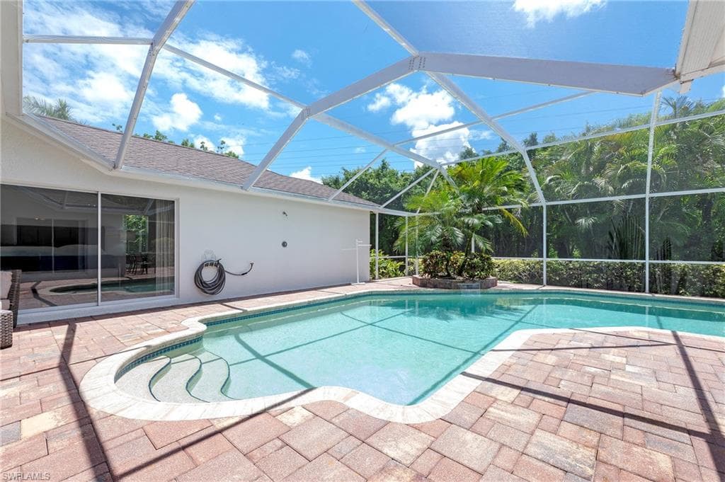 2050 Terrazzo Ln, Naples, FL 34104-5