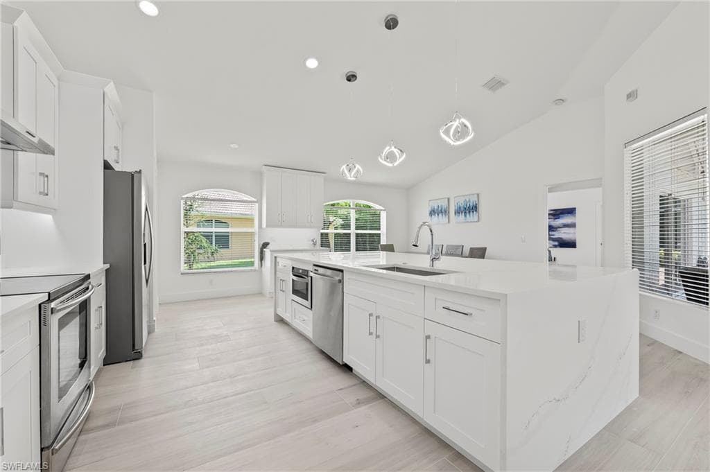 2050 Terrazzo Ln, Naples, FL 34104-7