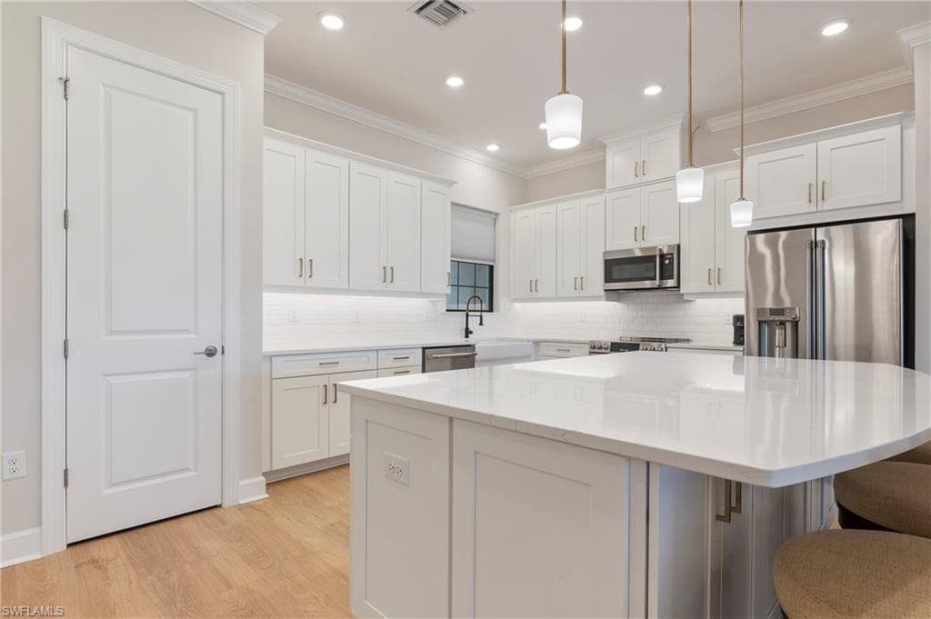 15328 Lucerna St 202, Naples, FL 34114-9
