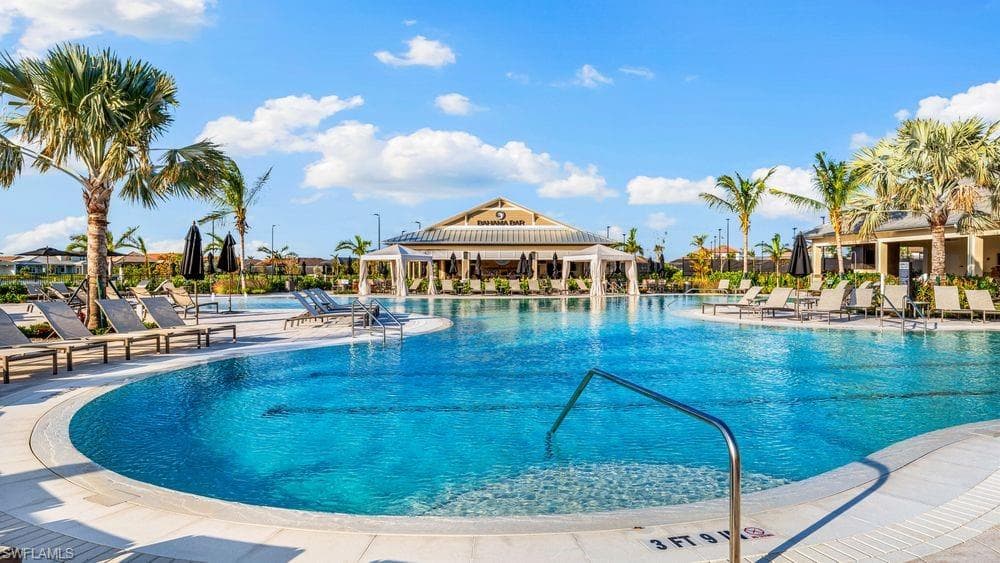 15328 Lucerna St 202, Naples, FL 34114-38