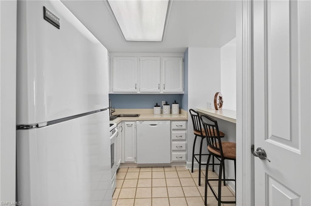 180 Seaview Ct 1002, Marco Island, FL 34145-18