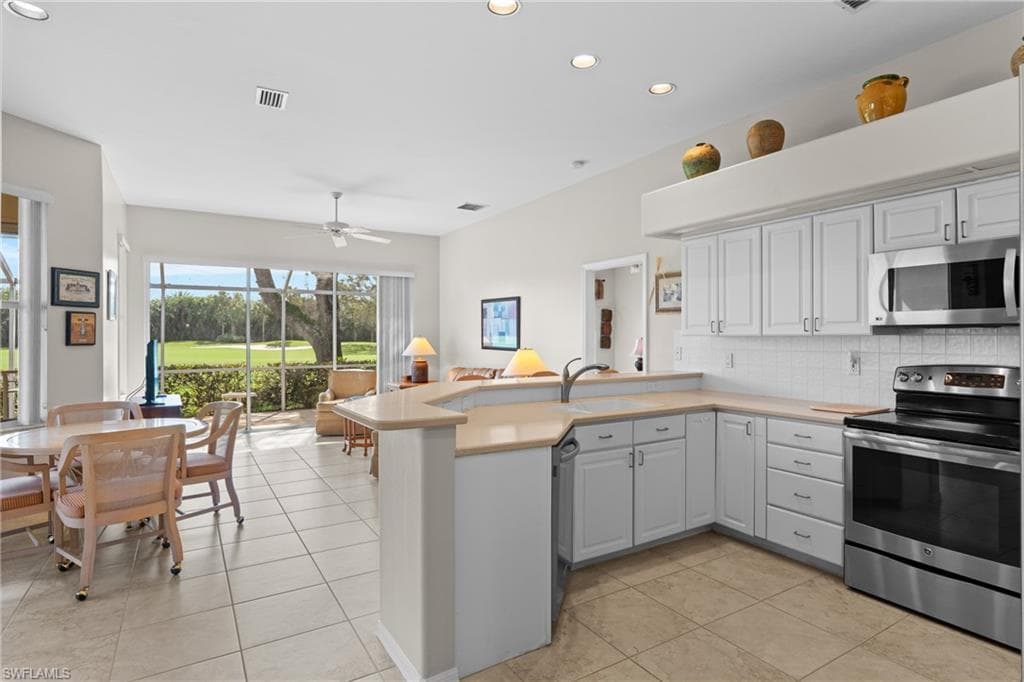 13610 Southampton Dr, Bonita Springs, FL 34135-13