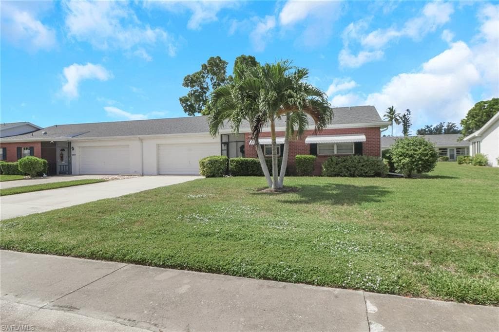 7032 Cedarhurst Dr, Fort Myers, FL 33919-1