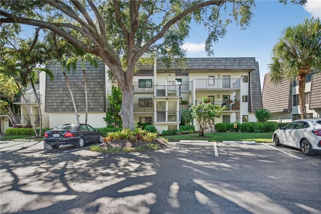 1637 Spoonbill Ln 1637a, Naples, FL 34105-1