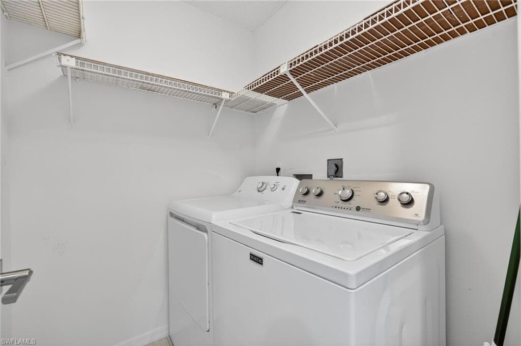 1637 Spoonbill Ln 1637a, Naples, FL 34105-28