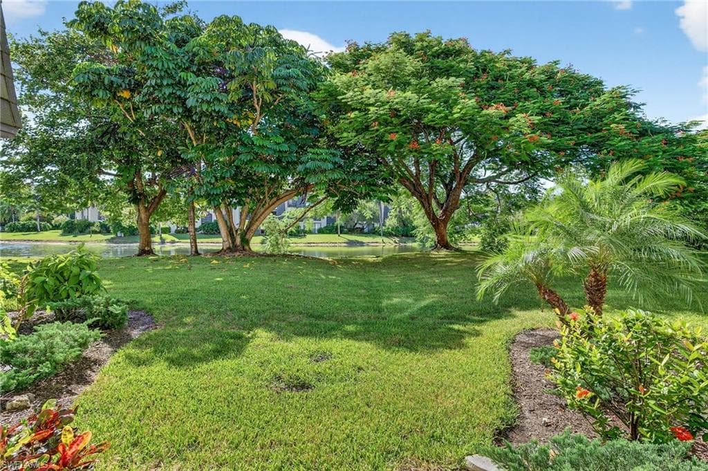 1637 Spoonbill Ln 1637a, Naples, FL 34105-33