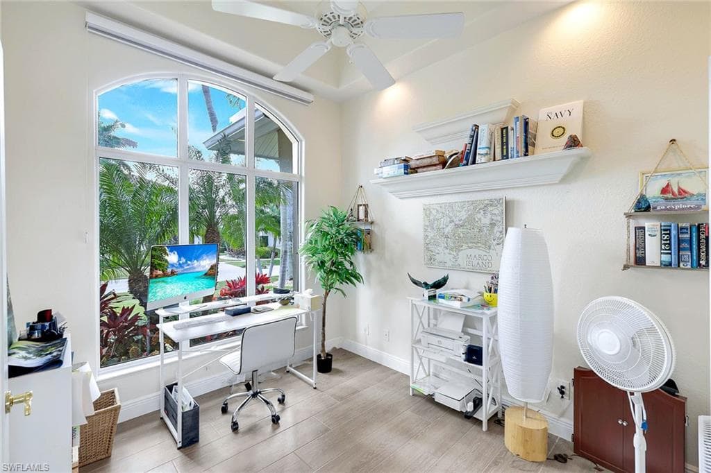 650 Rockport Ct, Marco Island, FL 34145-34