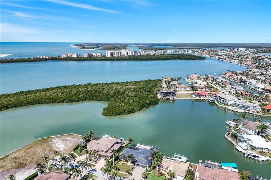 650 Rockport Ct, Marco Island, FL 34145-44