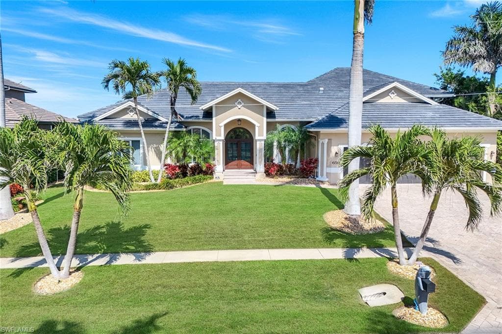 650 Rockport Ct, Marco Island, FL 34145-49