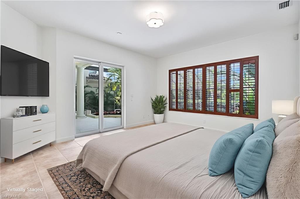 8169 Via Vecchia, Naples, FL 34108-8