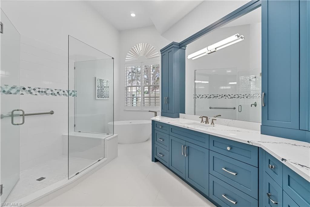 8169 Via Vecchia, Naples, FL 34108-9