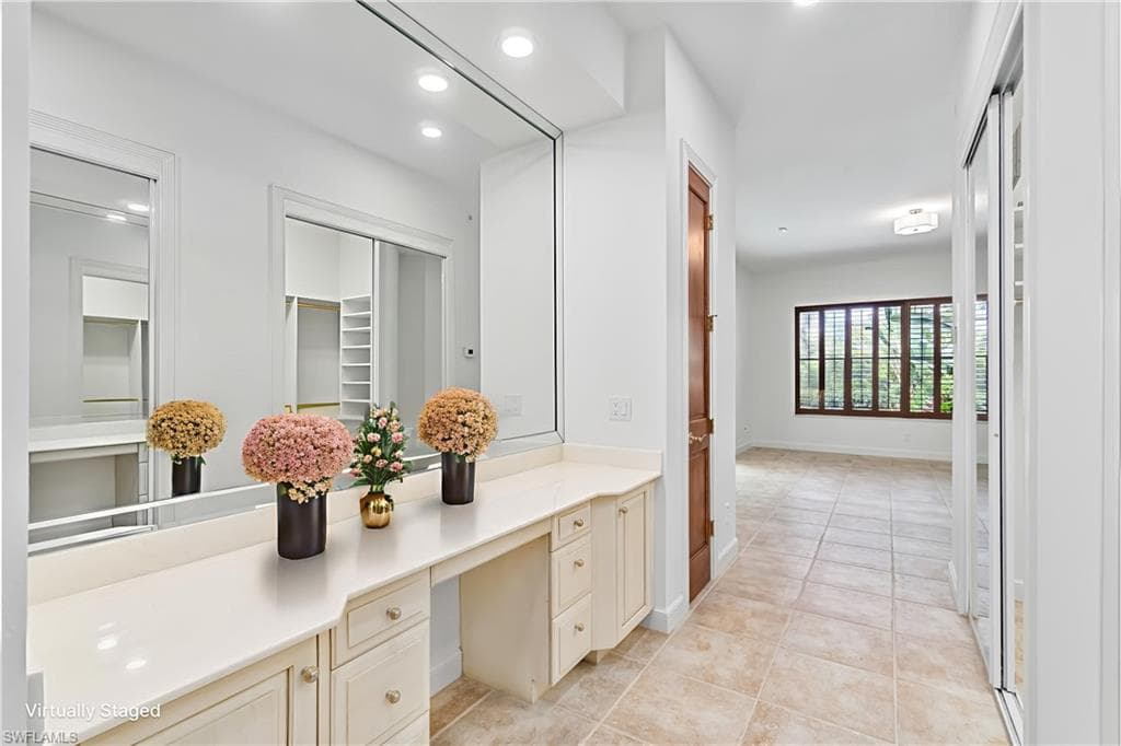 8169 Via Vecchia, Naples, FL 34108-12