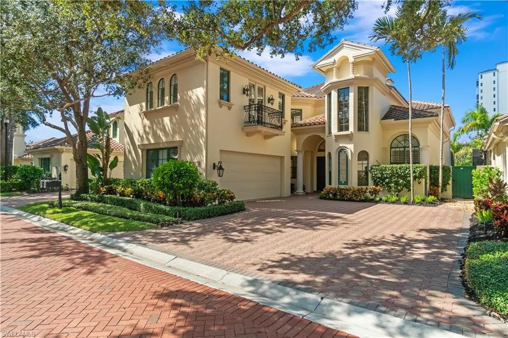 8169 Via Vecchia, Naples, FL 34108-17