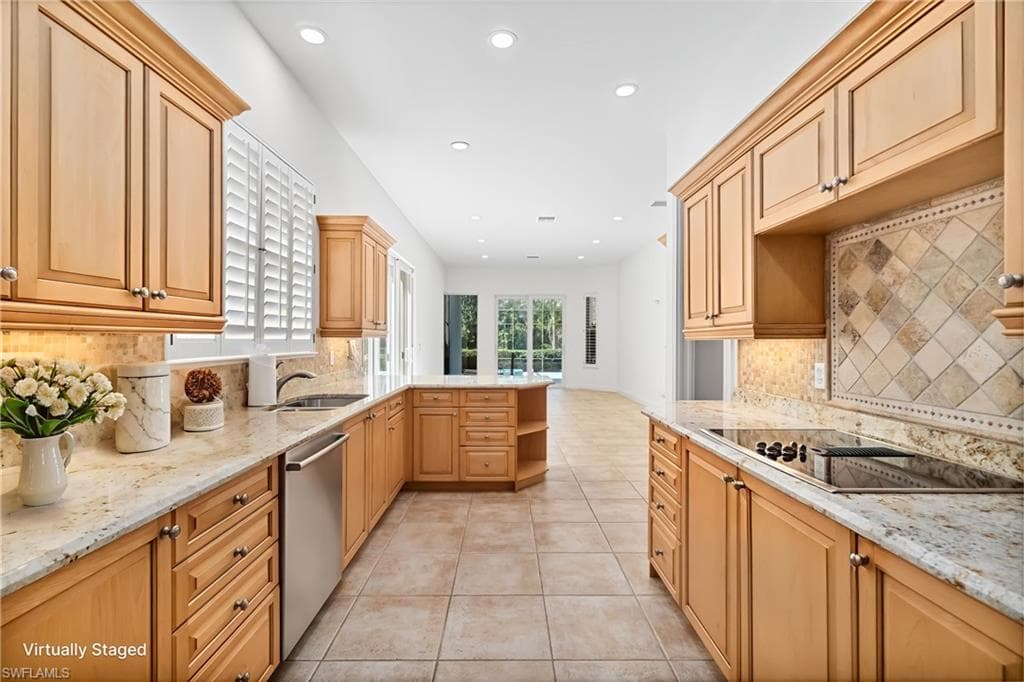 8169 Via Vecchia, Naples, FL 34108-4