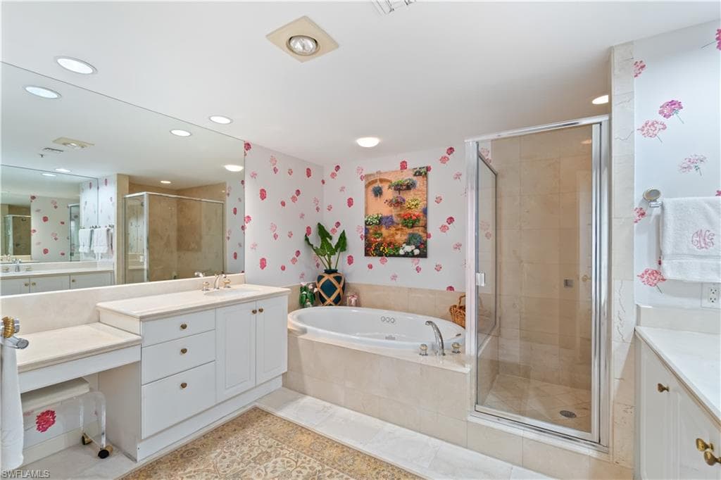 3971 Gulf Shore Blvd N 802, Naples, FL 34103-17