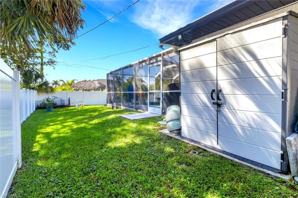 938 6th Pl, Cape Coral, FL 33991-25