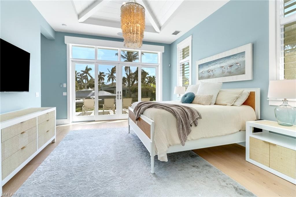 1300 Cobia Ct, Naples, FL 34102-12