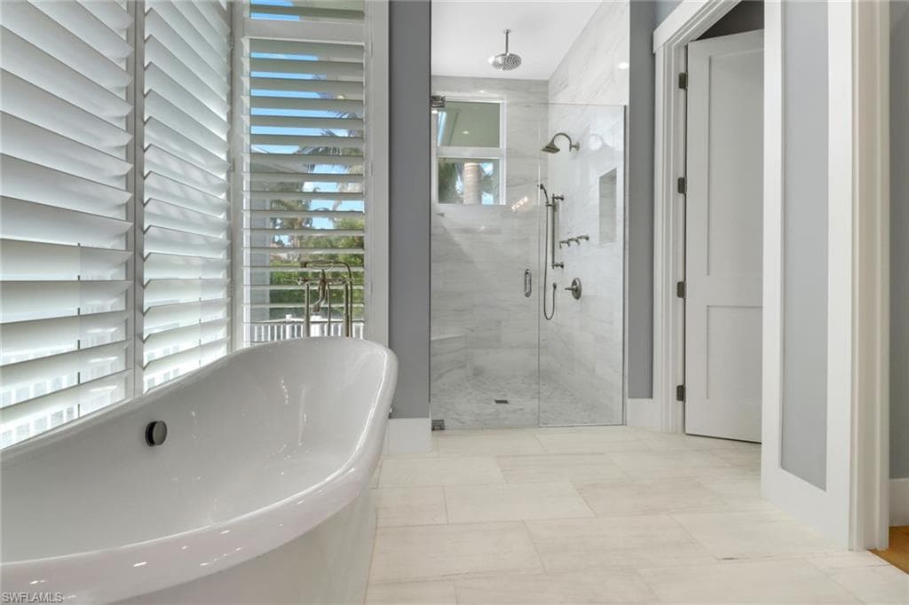 1300 Cobia Ct, Naples, FL 34102-15