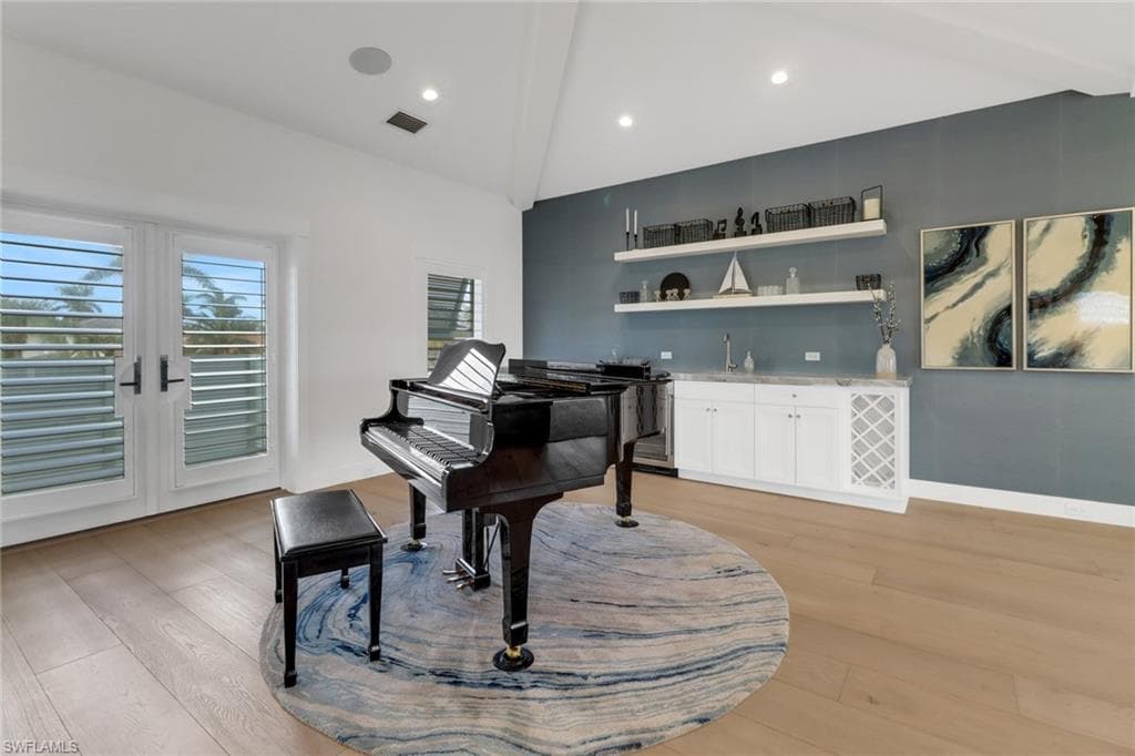 1300 Cobia Ct, Naples, FL 34102-18