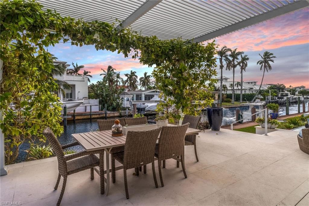 1300 Cobia Ct, Naples, FL 34102-30