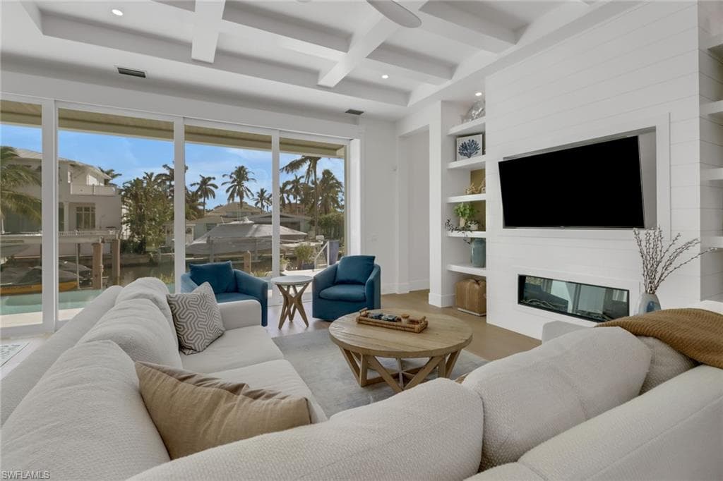 1300 Cobia Ct, Naples, FL 34102-6