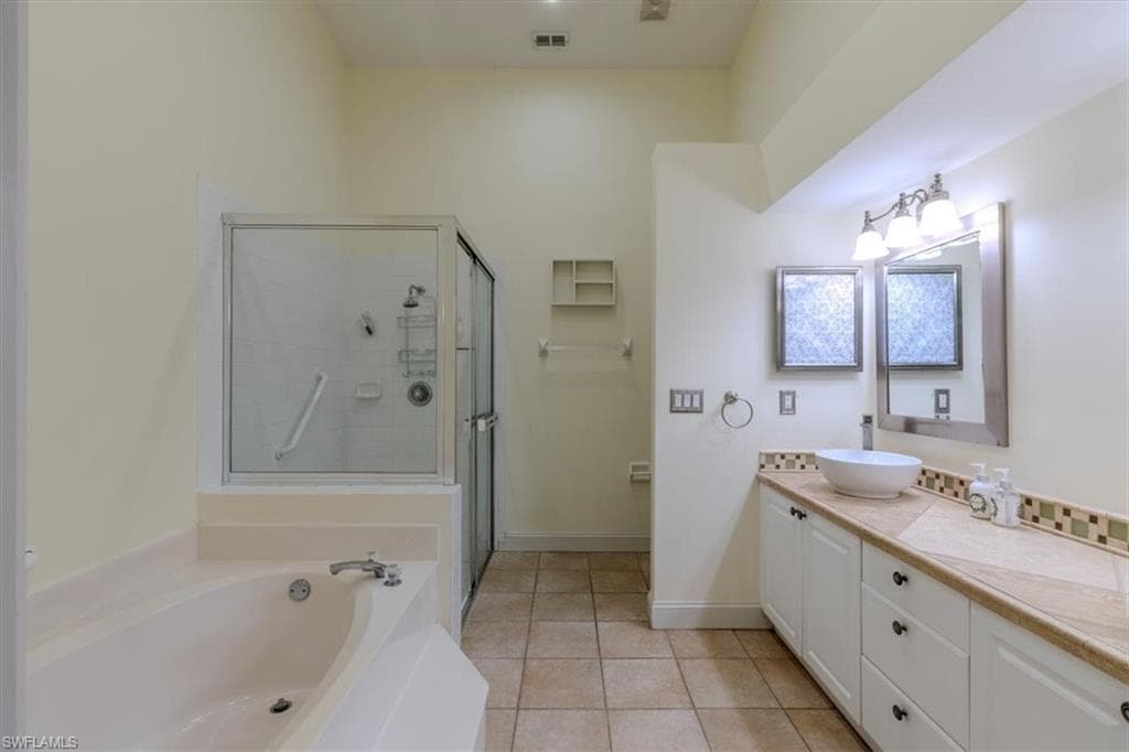 314 Melrose Pl 33, Naples, FL 34104-13