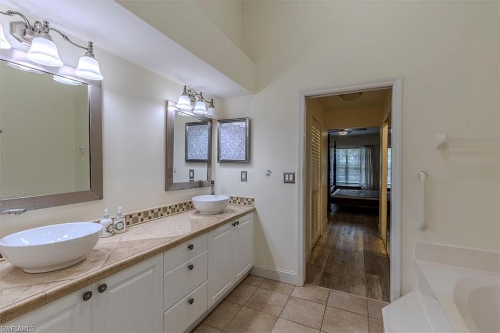 314 Melrose Pl 33, Naples, FL 34104-14