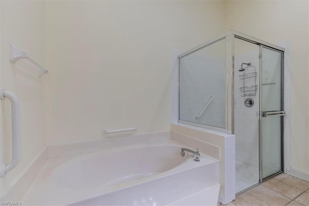 314 Melrose Pl 33, Naples, FL 34104-15
