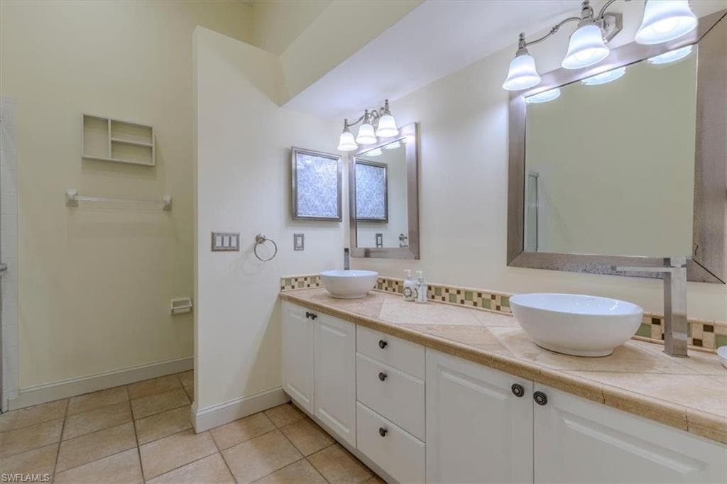 314 Melrose Pl 33, Naples, FL 34104-16