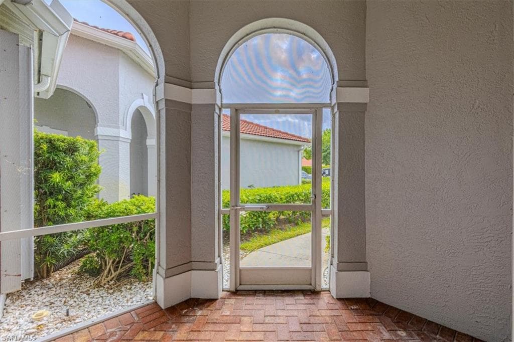 314 Melrose Pl 33, Naples, FL 34104-21