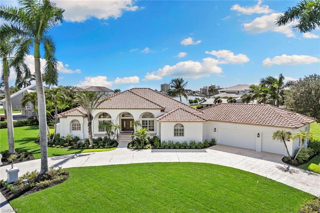 800 Arcadia Ct, Marco Island, FL 34145-40