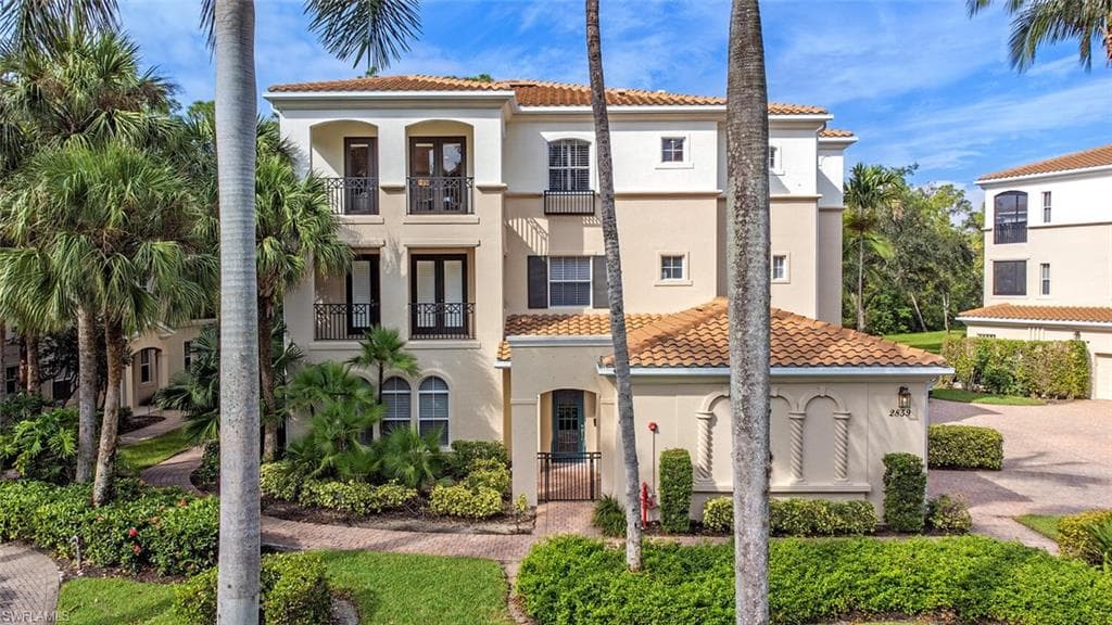 2859 Tiburon Blvd E 103, Naples, FL 34109-18