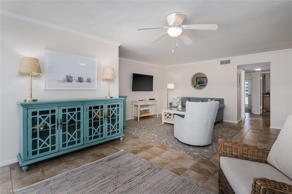 3450 Gulf Shore Blvd N 315, Naples, FL 34103-10