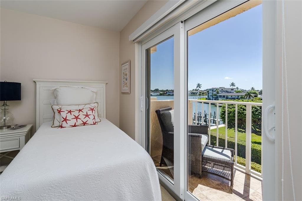 3450 Gulf Shore Blvd N 315, Naples, FL 34103-14