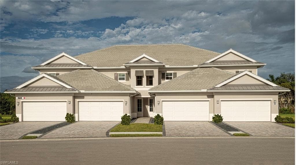251 Indies Dr E 201, Naples, FL 34114-1
