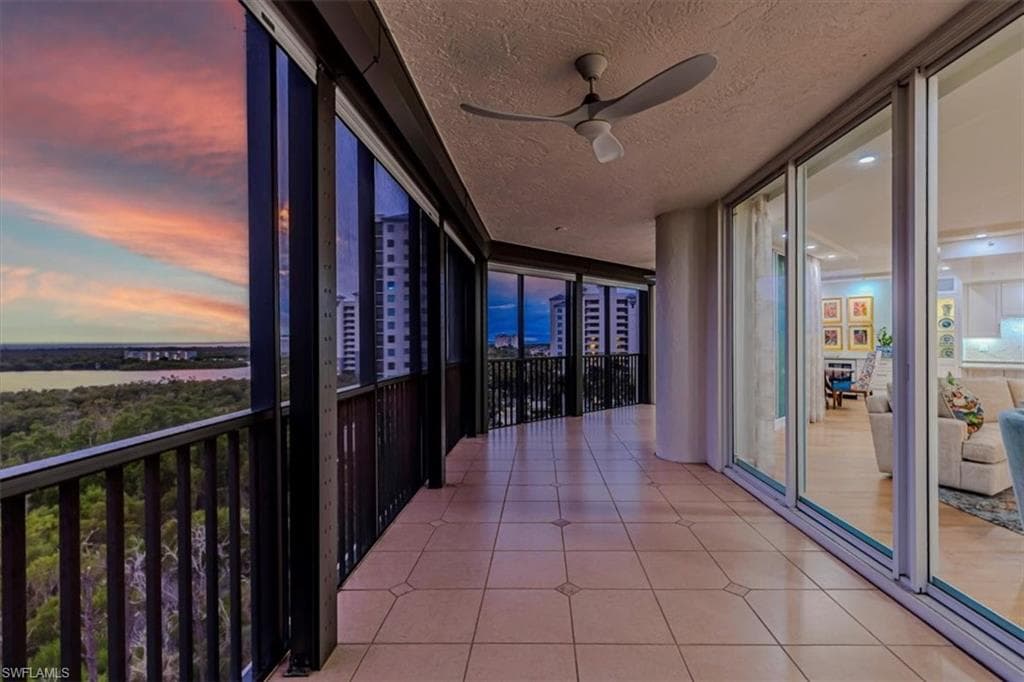 445 Cove Tower Dr 903, Naples, FL 34110-12