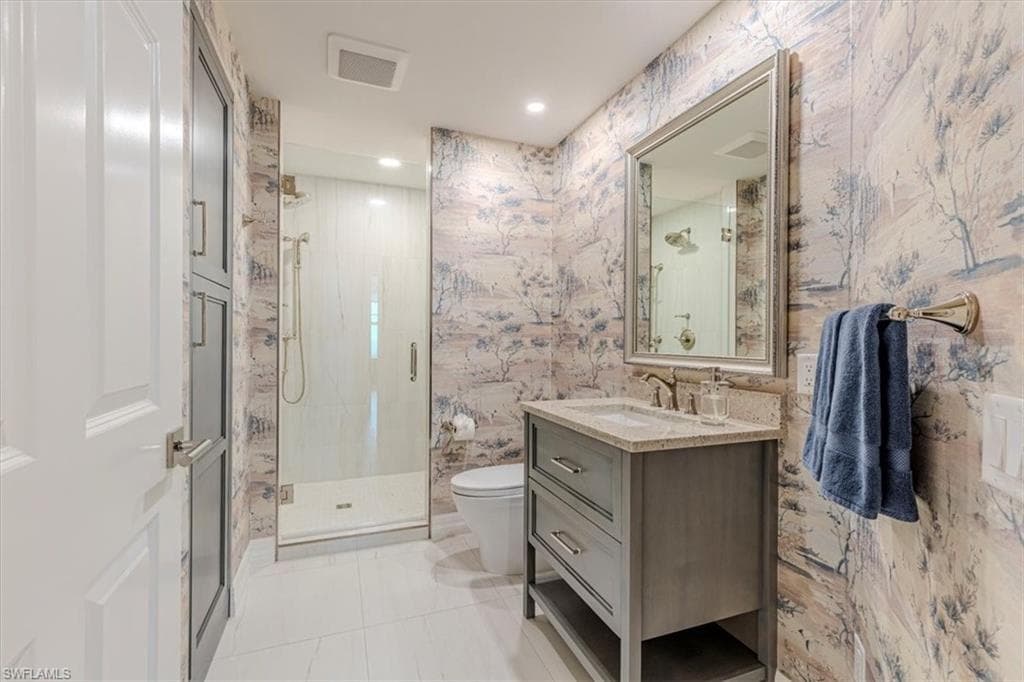 445 Cove Tower Dr 903, Naples, FL 34110-32