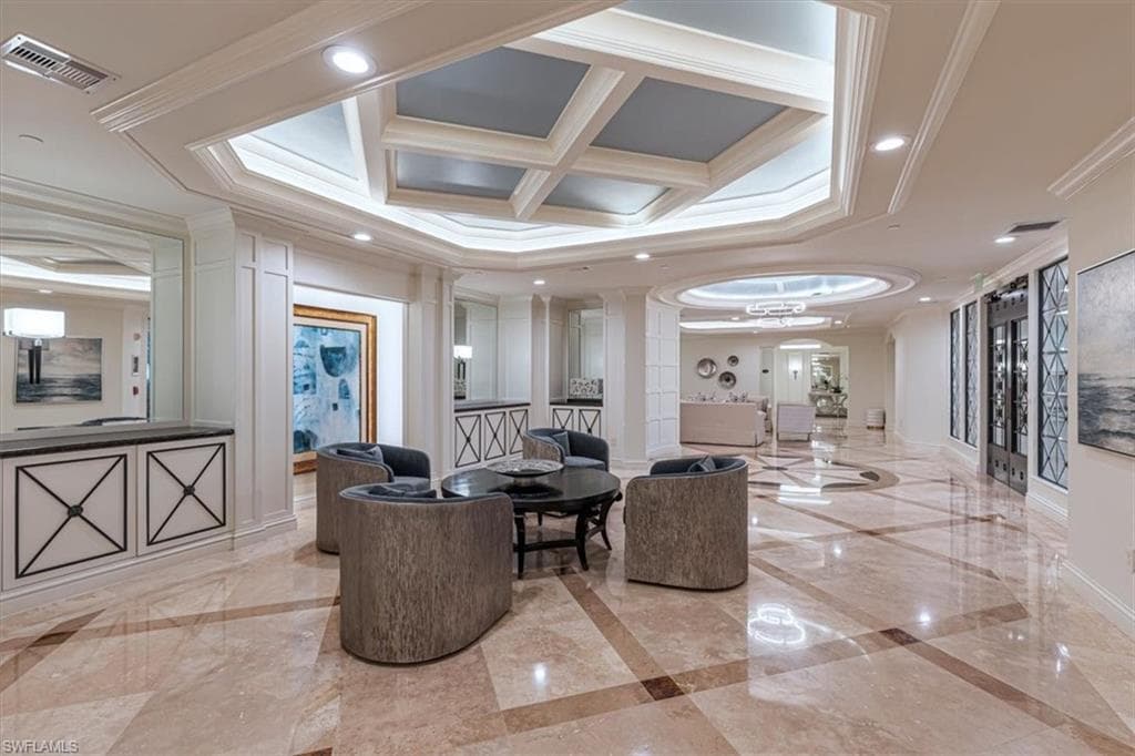 445 Cove Tower Dr 903, Naples, FL 34110-38