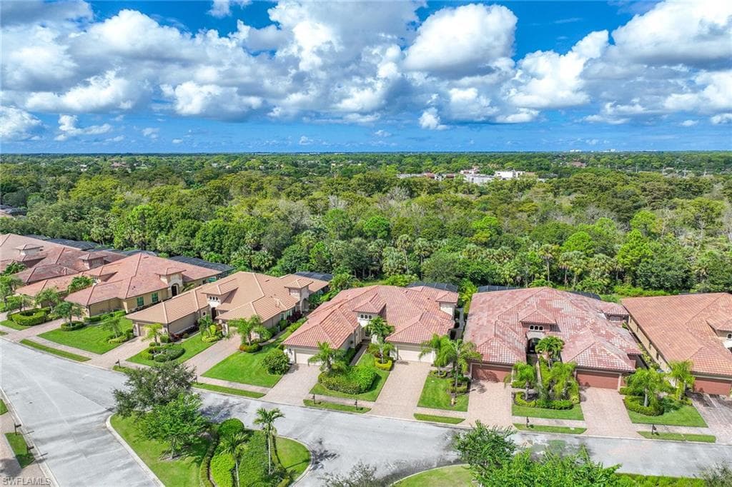 6603 Roma Way, Naples, FL 34113-2