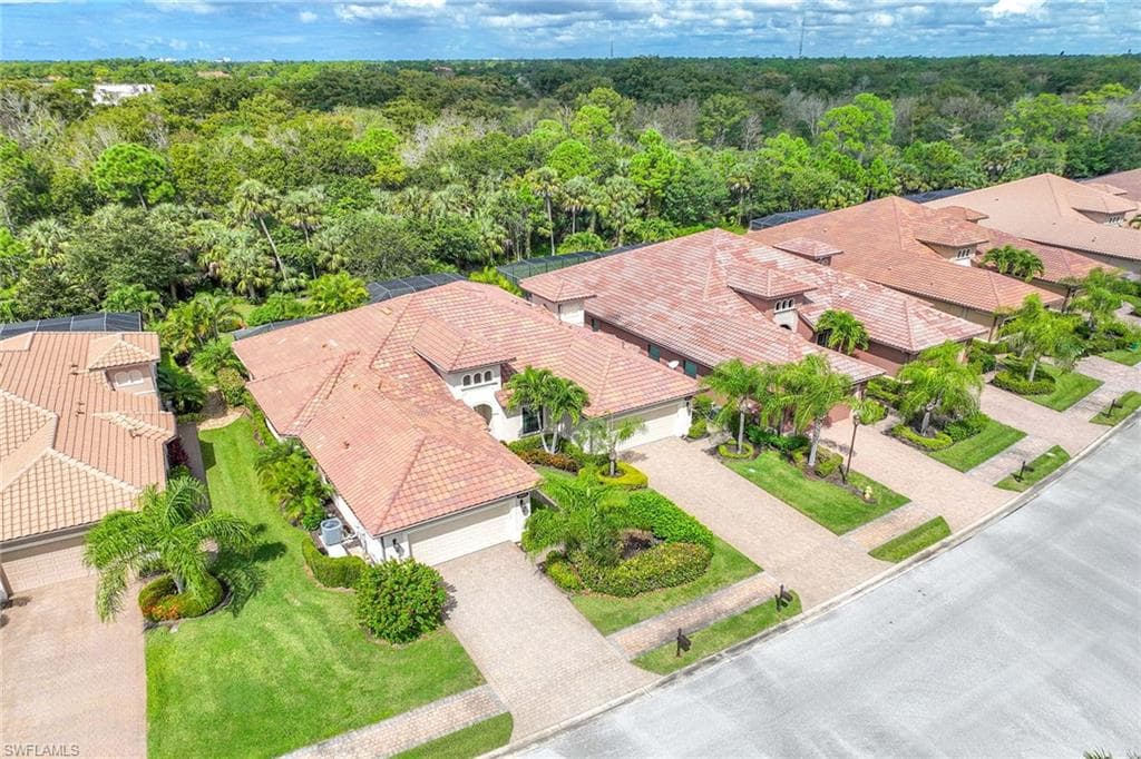 6603 Roma Way, Naples, FL 34113-4