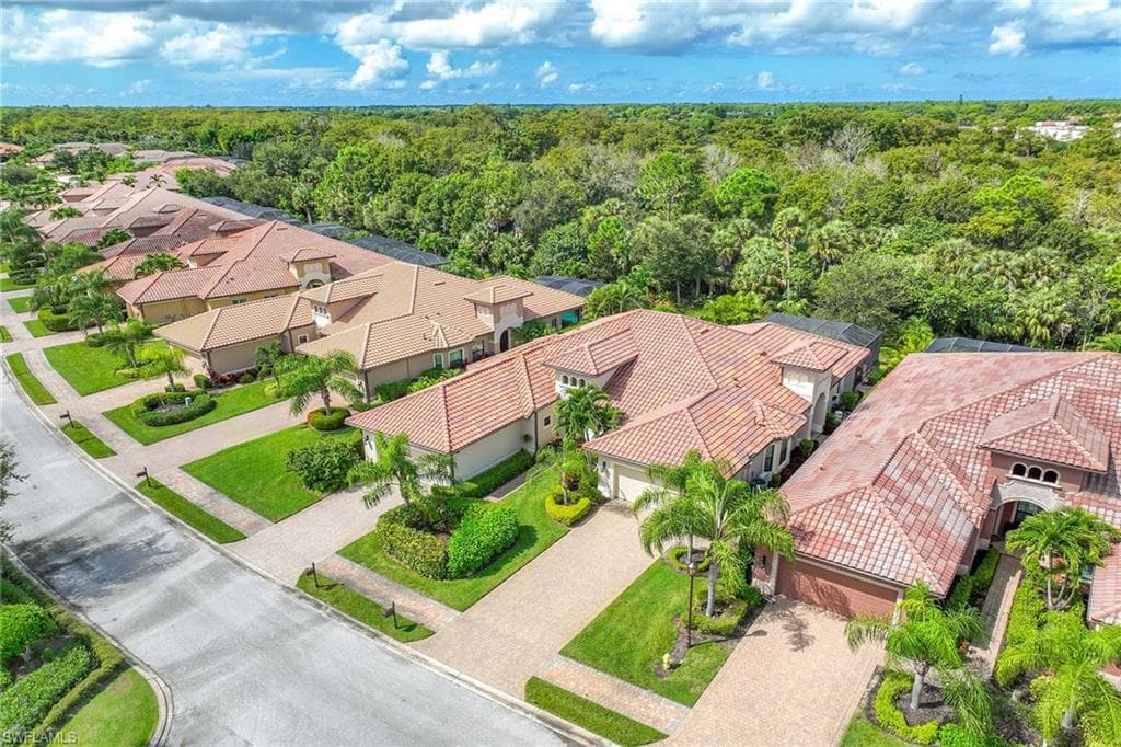 6603 Roma Way, Naples, FL 34113-5