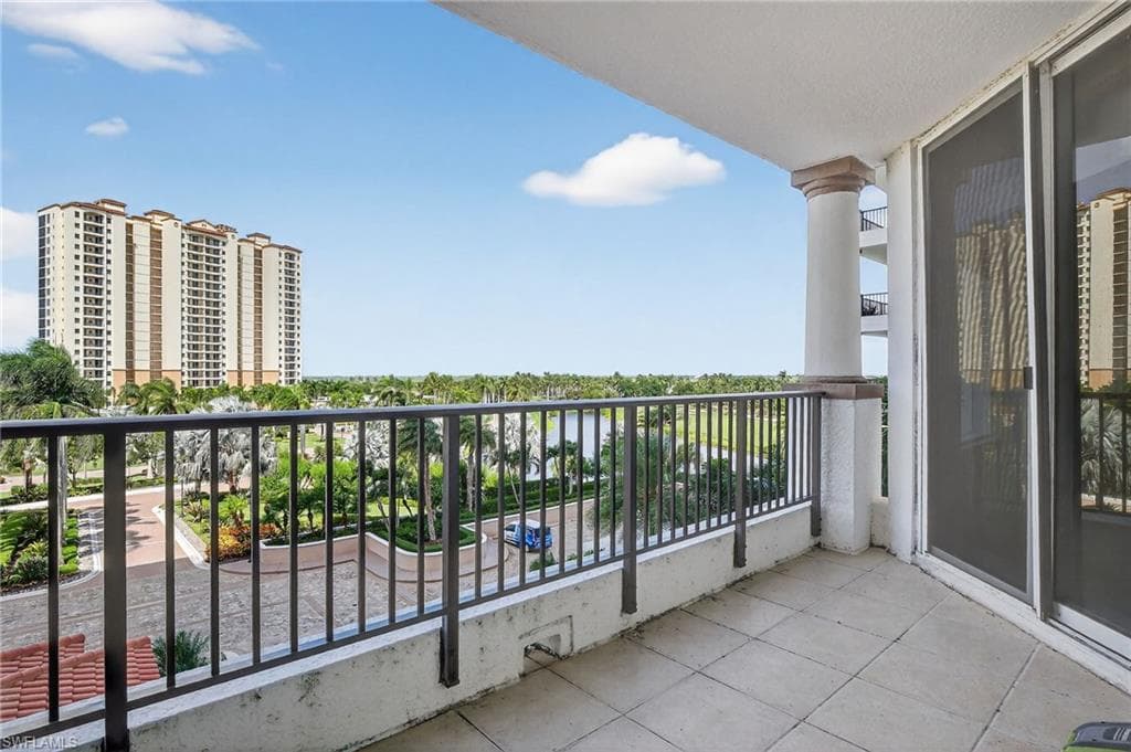 1060 Borghese Ln 403, Naples, FL 34114-39