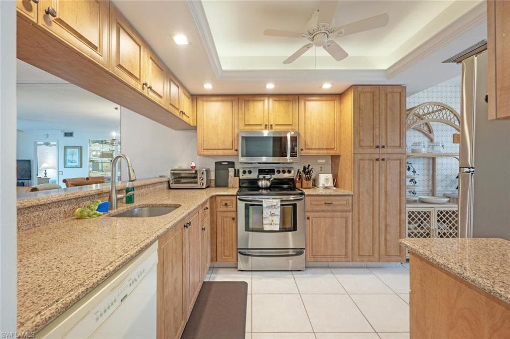 7300 Coventry Ct 606, Naples, FL 34104-12