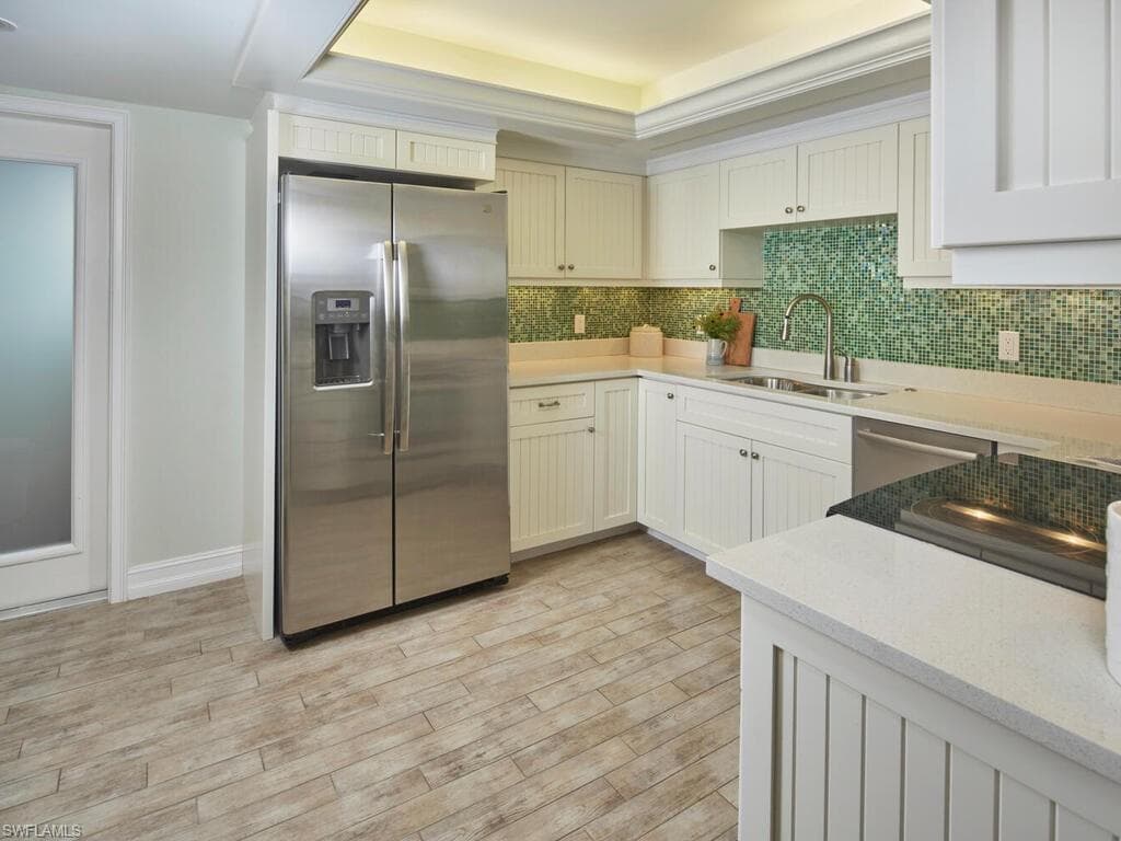 3951 Gulf Shore Blvd N 201, Naples, FL 34103-11