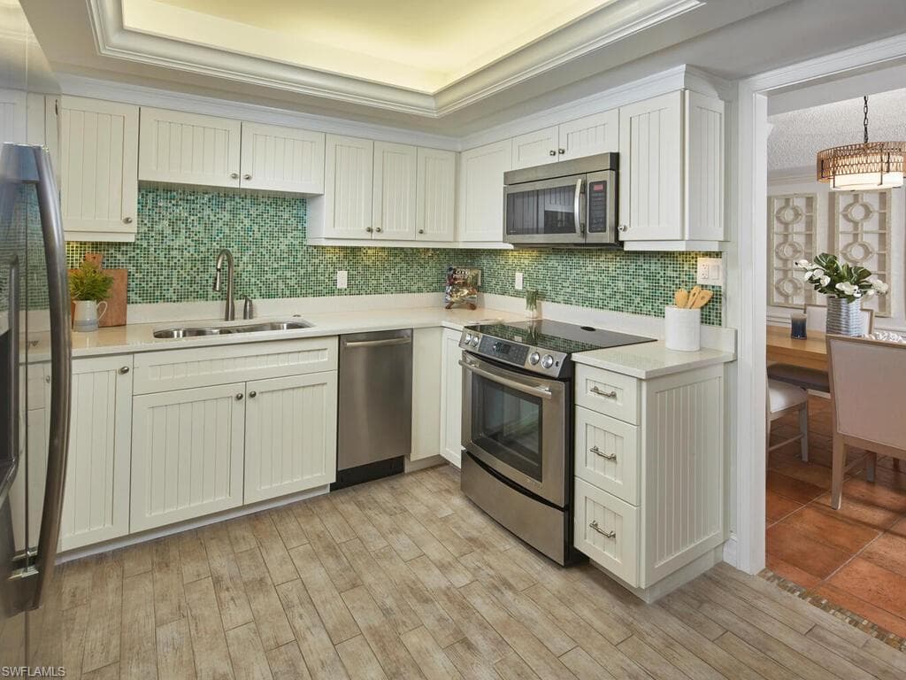 3951 Gulf Shore Blvd N 201, Naples, FL 34103-12